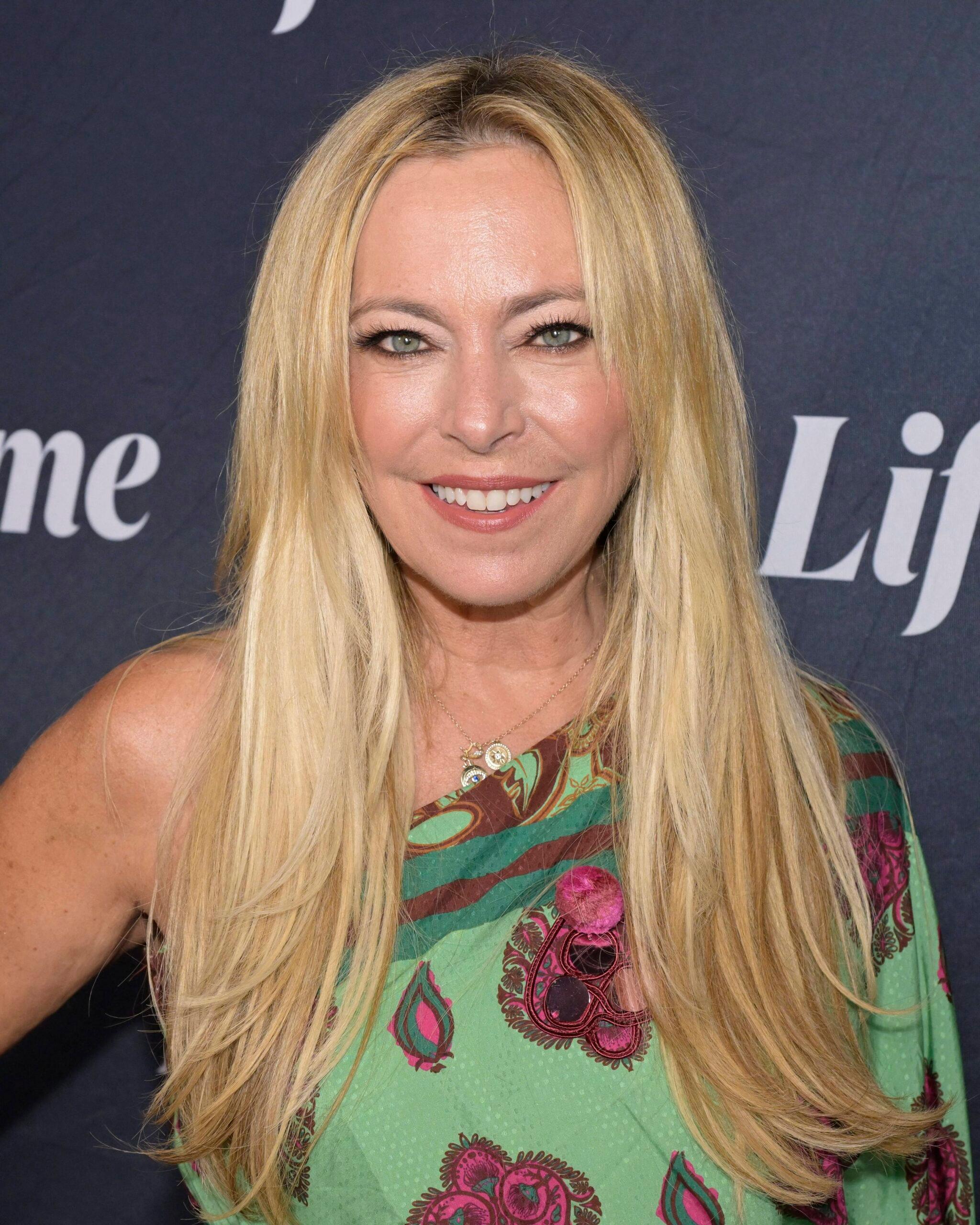 Sutton Stracke no tapete vermelho. 