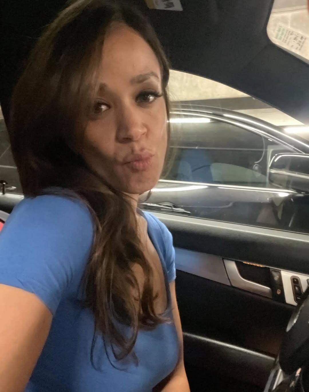 A irmã de Jimmy Fowlie tira uma selfie