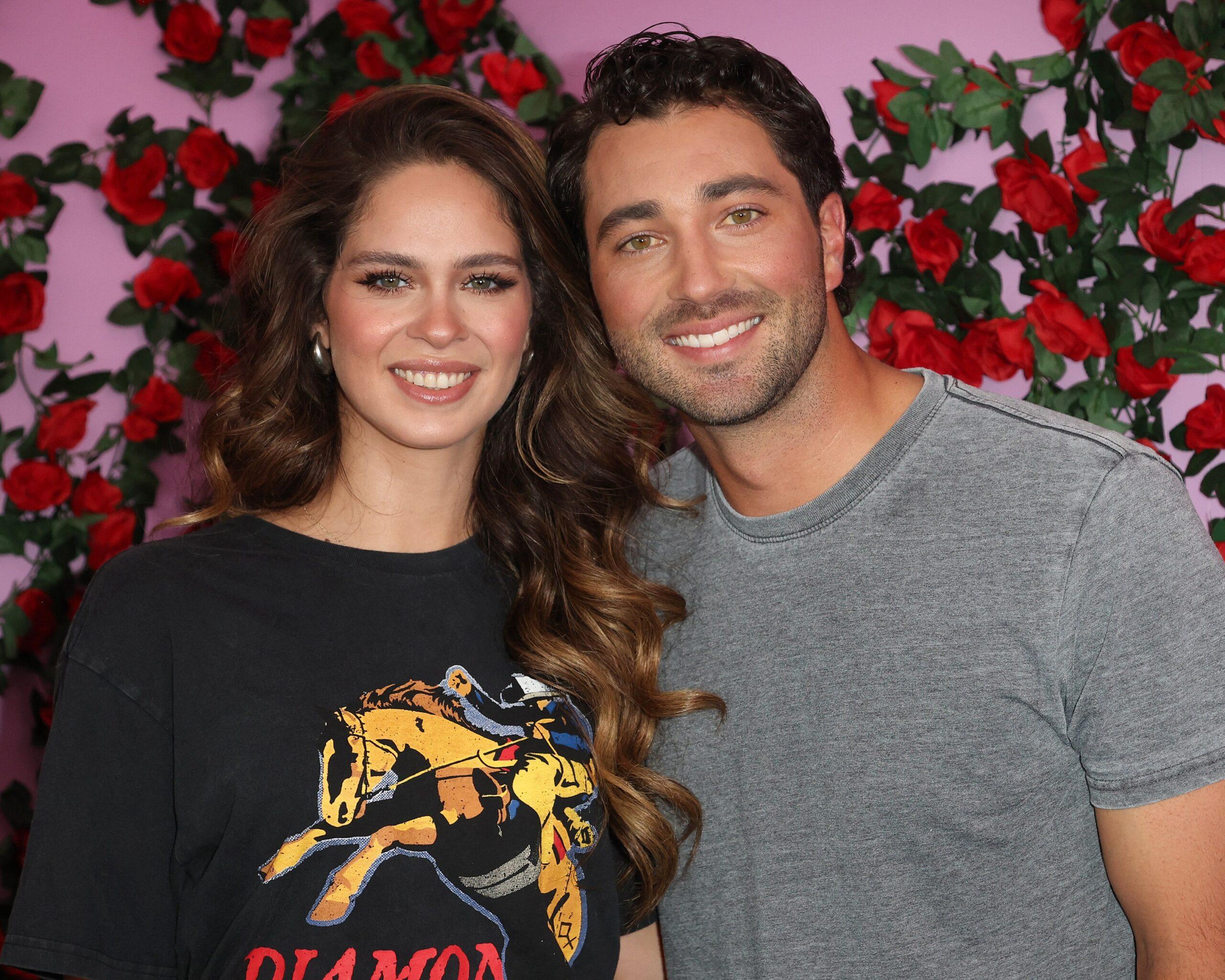Kelsey Anderson e Joey Graziadei em The Bachelorette da ABC no CMA Fest 2024