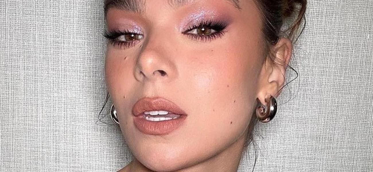 Hailee Steinfeld close up