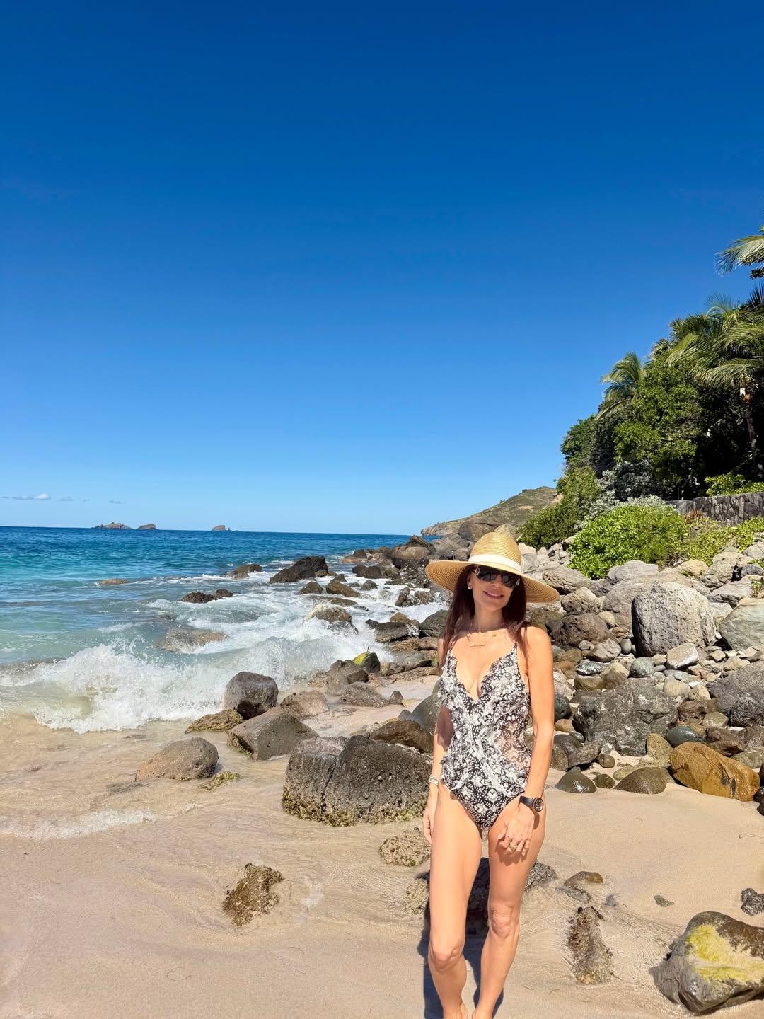 Bethenny Frankel on the beach