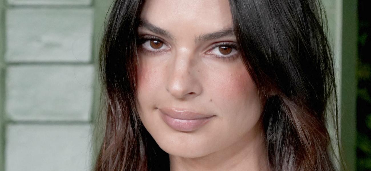Emily Ratajkowski close up