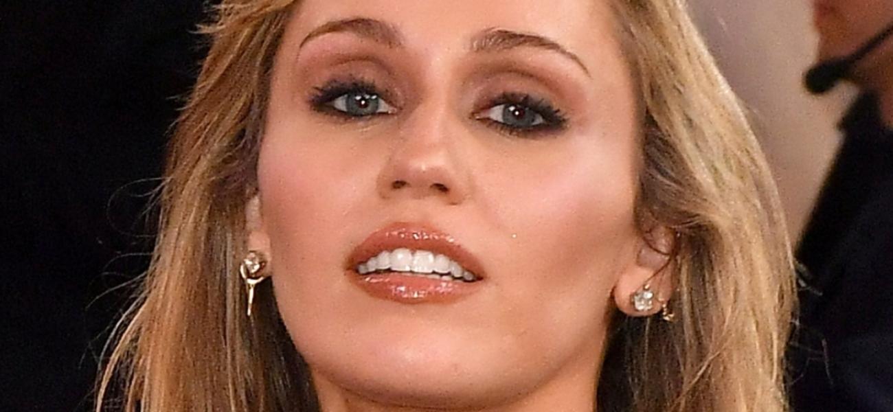Miley Cyrus close up