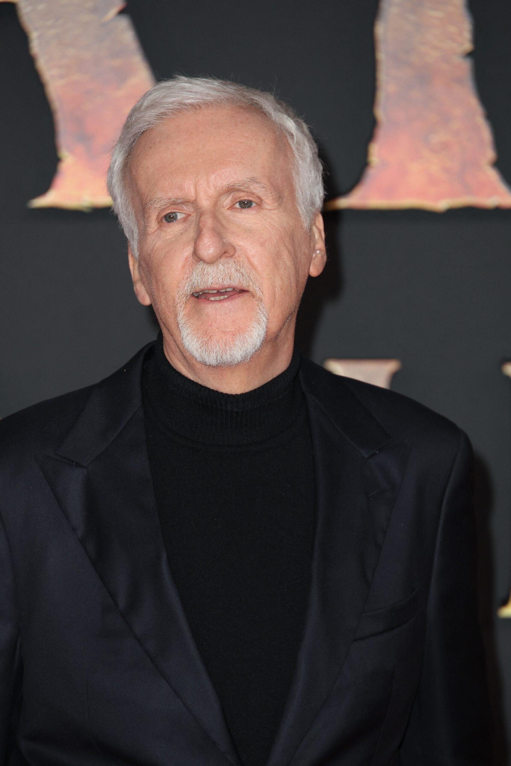 James Cameron na estreia europeia de
