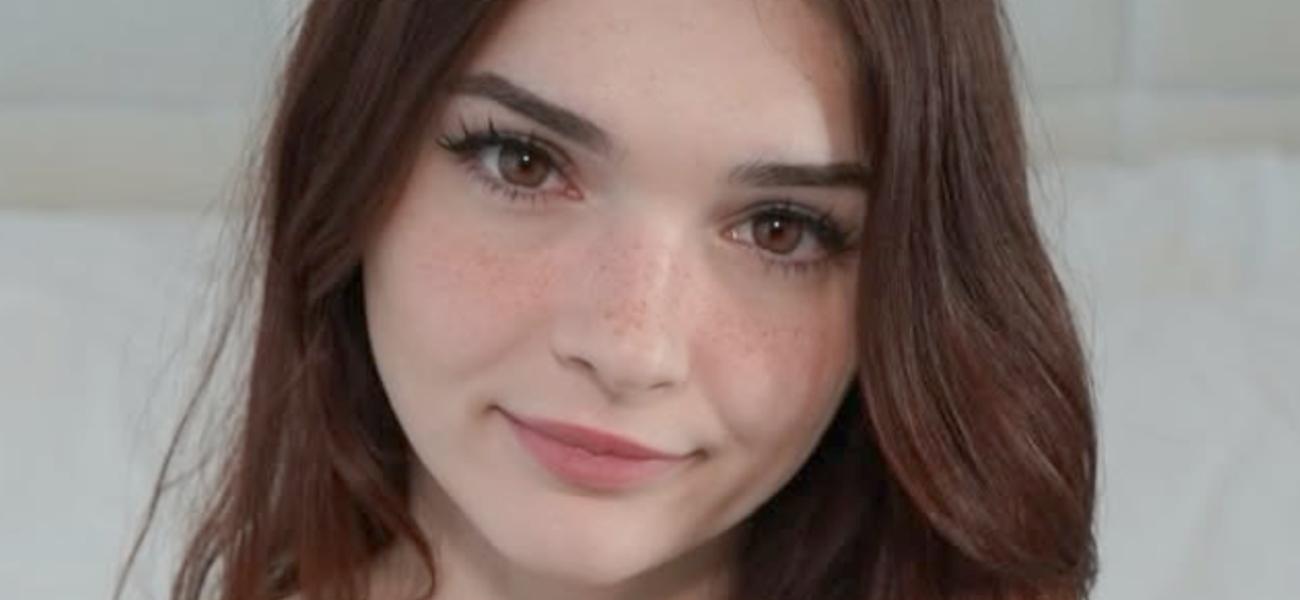 Summer Xiris close up