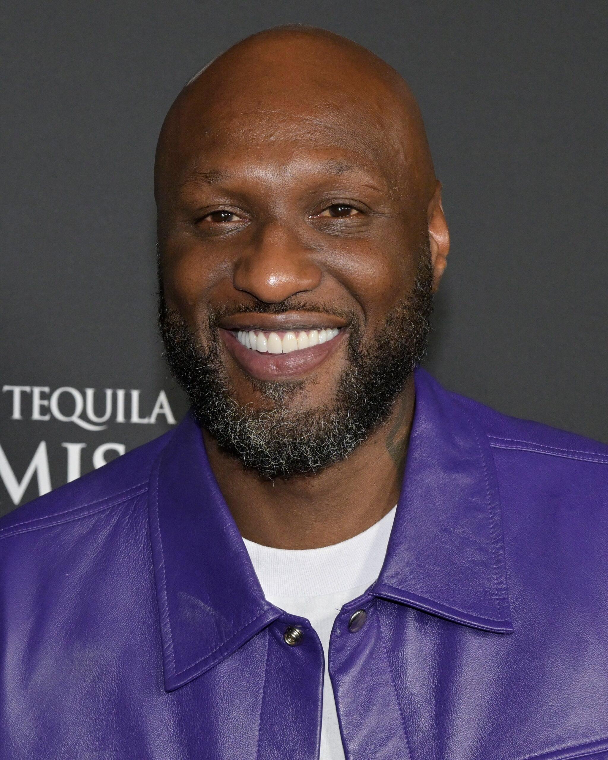 Lamar Odom en ''Una noche con Whoopi'' celebrando la nueva marca de marihuana de Whoopi Goldberg, Emma y Clyde
