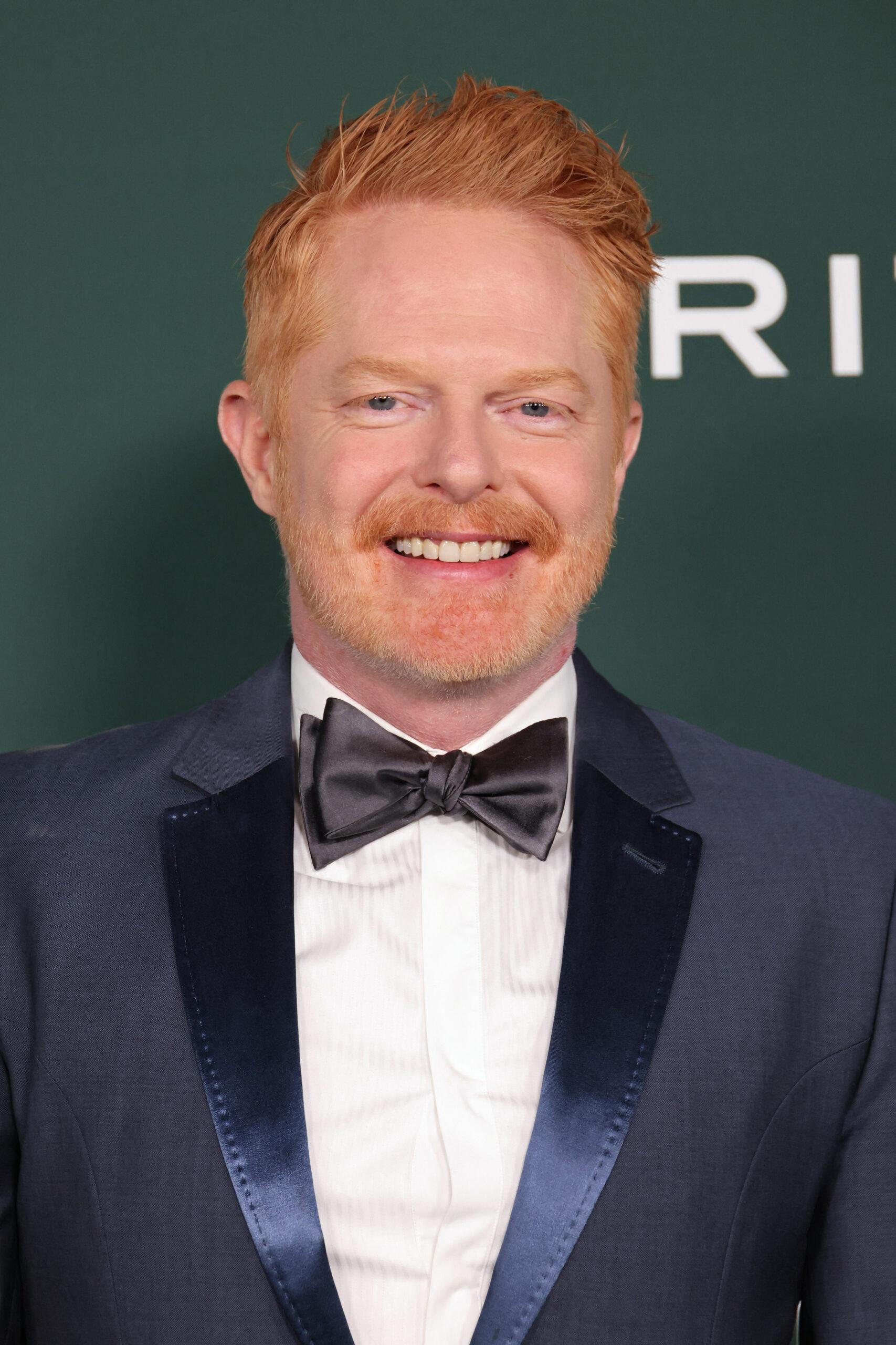 Jesse Tyler Ferguson en la Gala Baby2Baby 2024 