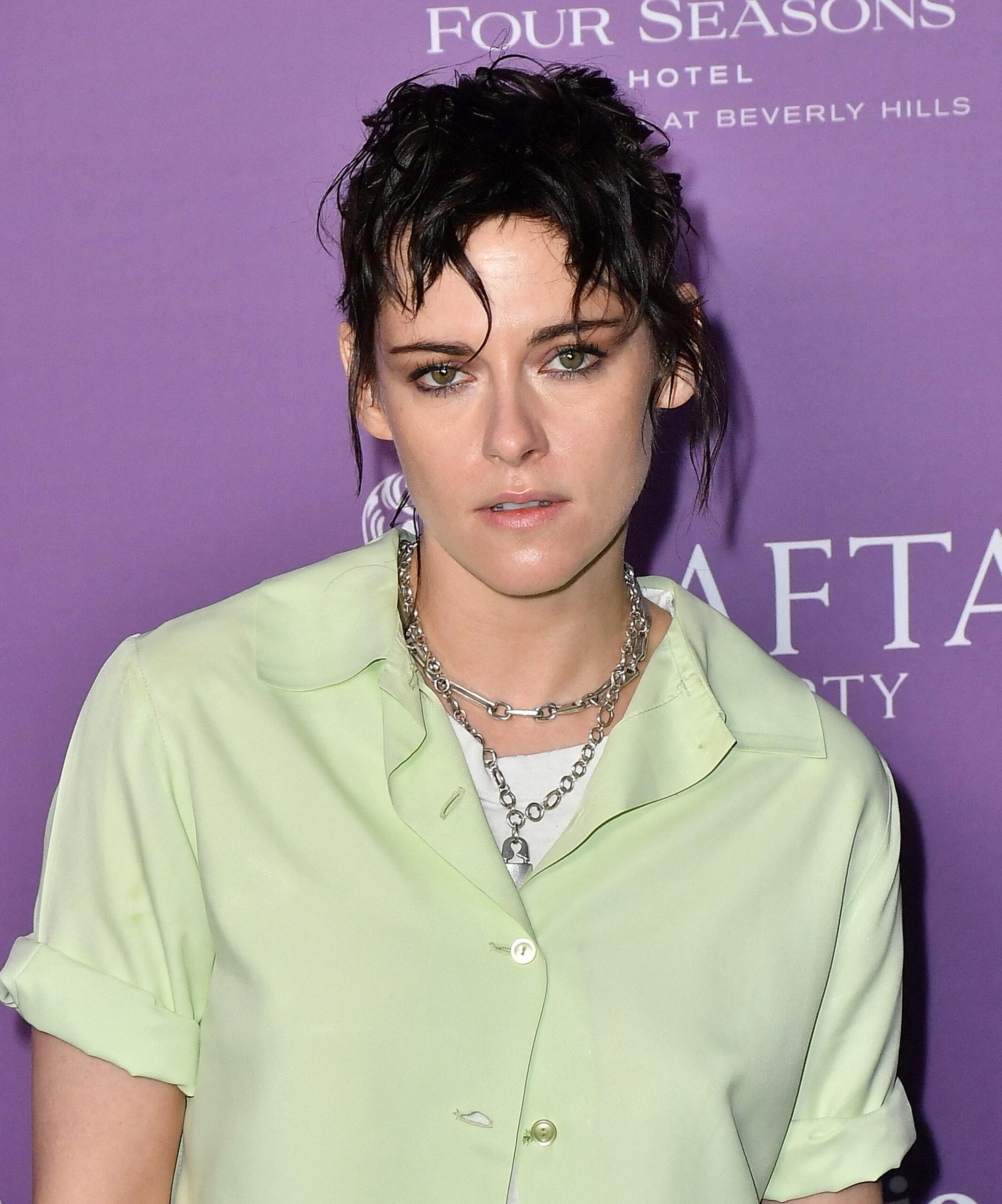 Kristen Stewart na BAFTA Tea Party 2026 - Chegadas em Beverly Hills, EUA