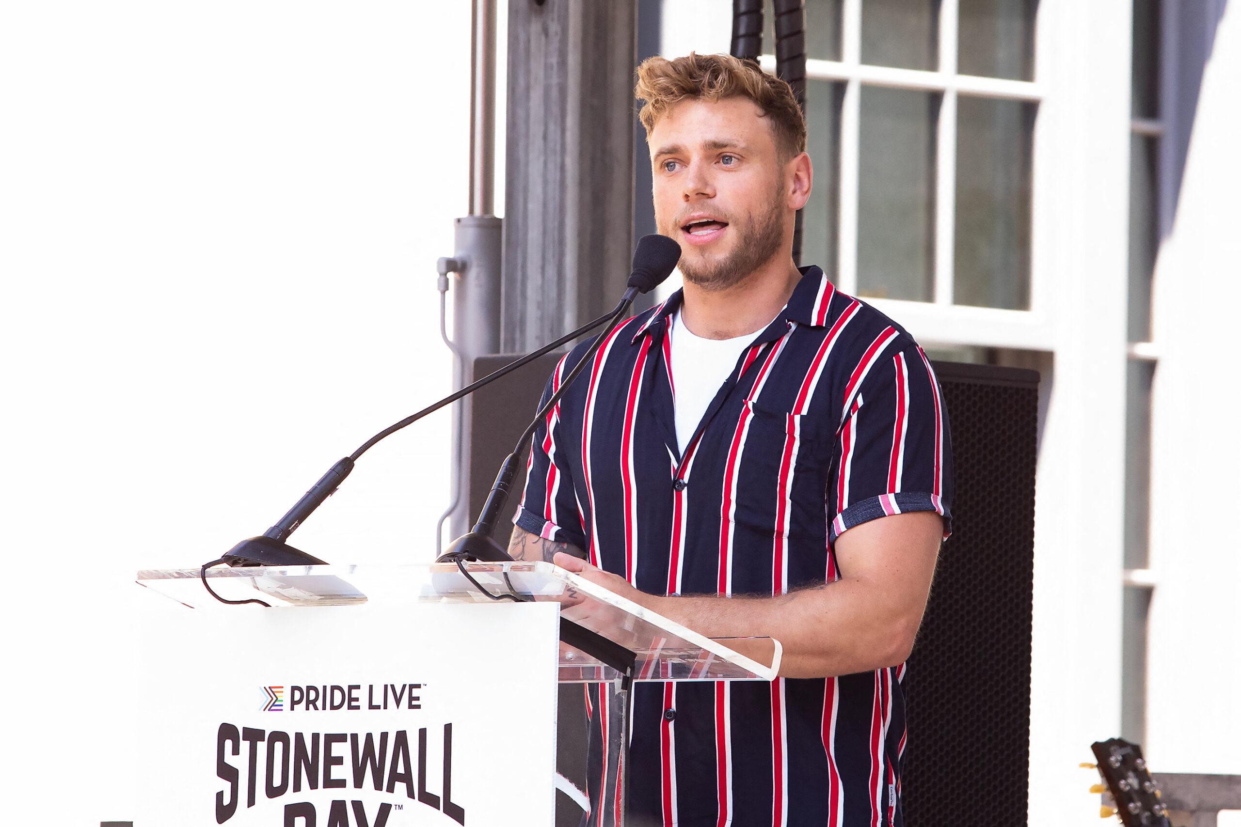 Gus Kenworthy no Stonewall Day em Nova York