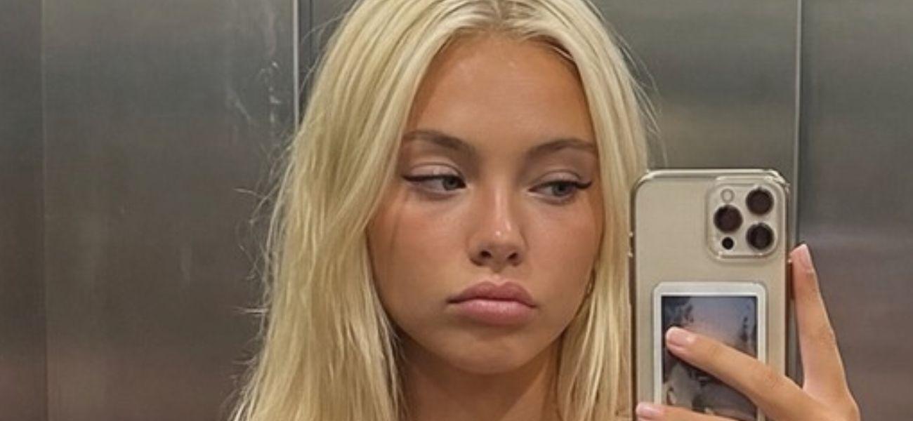 Alina Kade takes mirror selfie