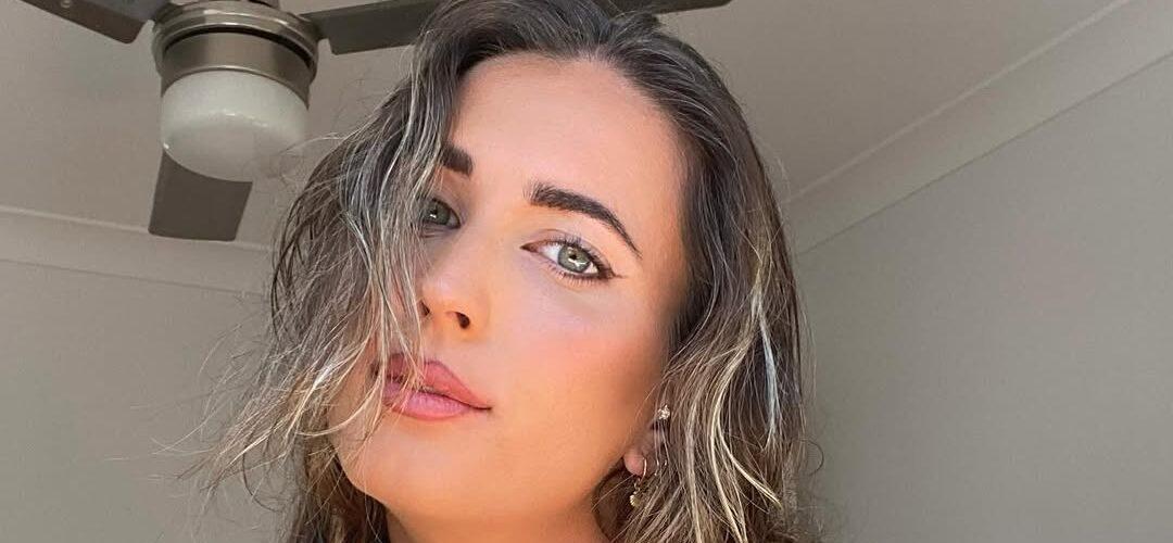 Maddison Coates takes a selfie