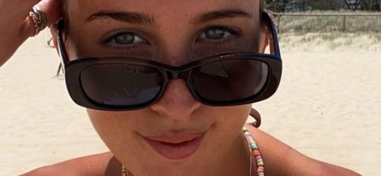 Maddison Coates takes beach selfie