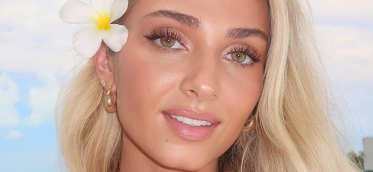 Alexa Adams close up