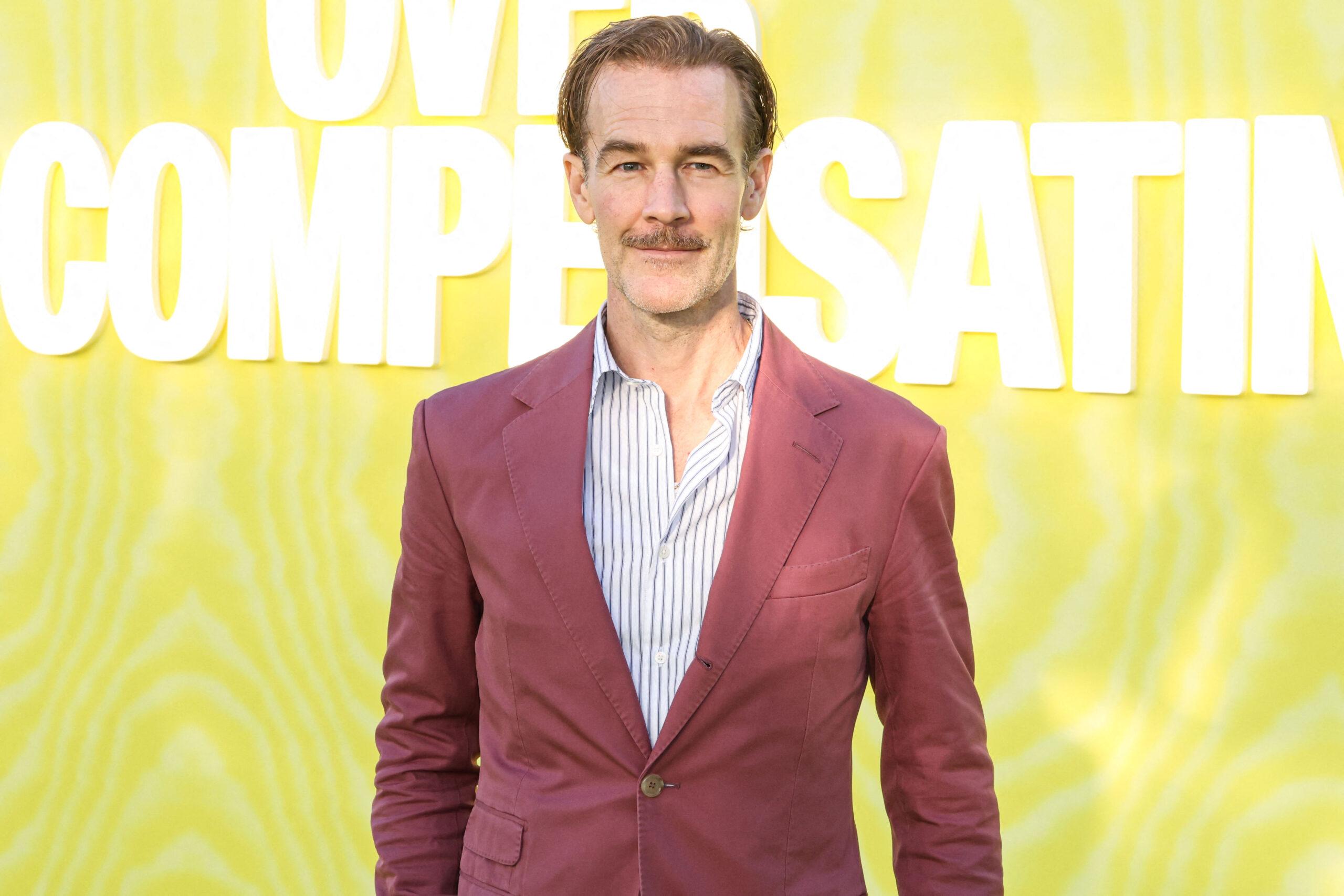 James Van Der Beek no tapete vermelho