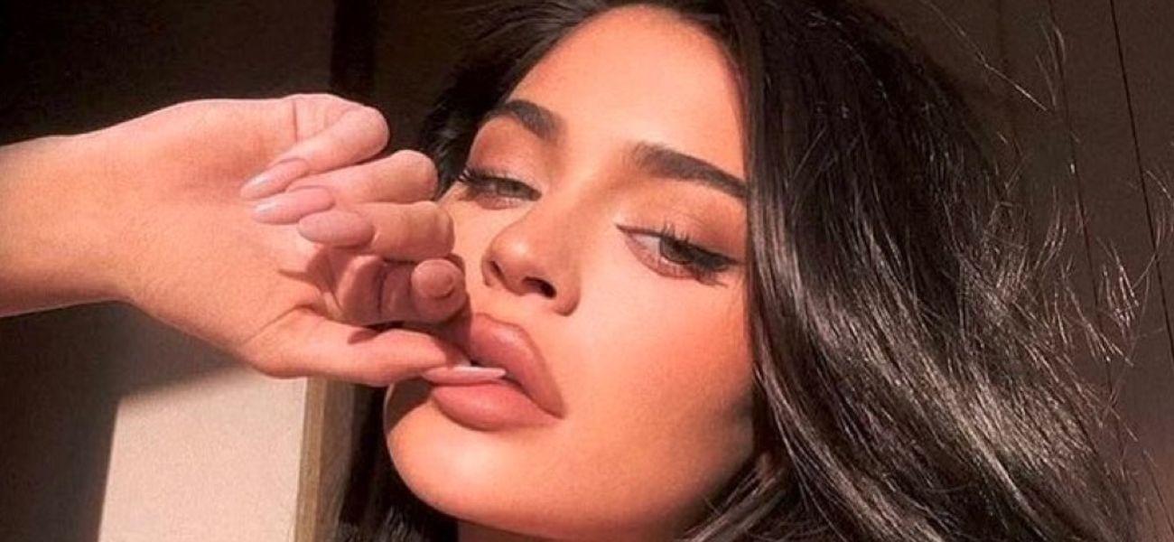 Kylie Jenner takes selfie