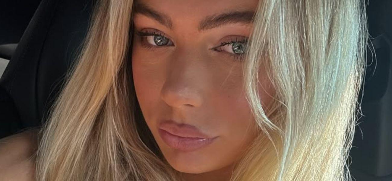 Jutta Leerdam takes selfie