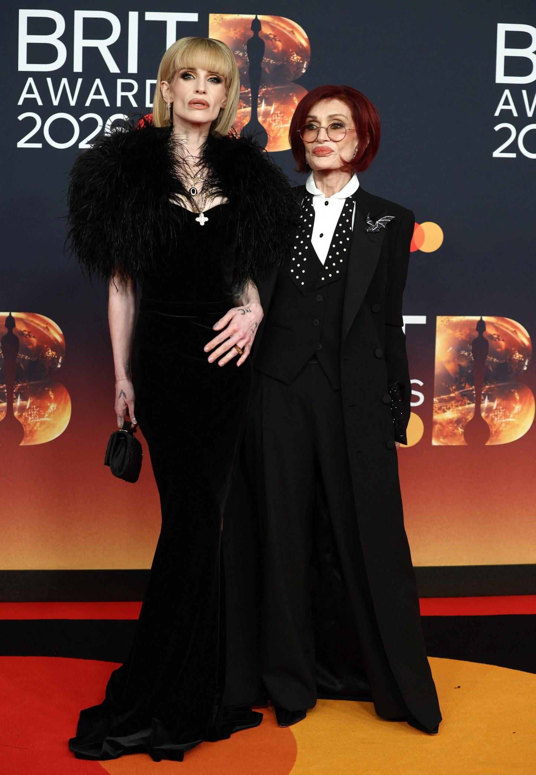 Kelly and Sharon Osbourne