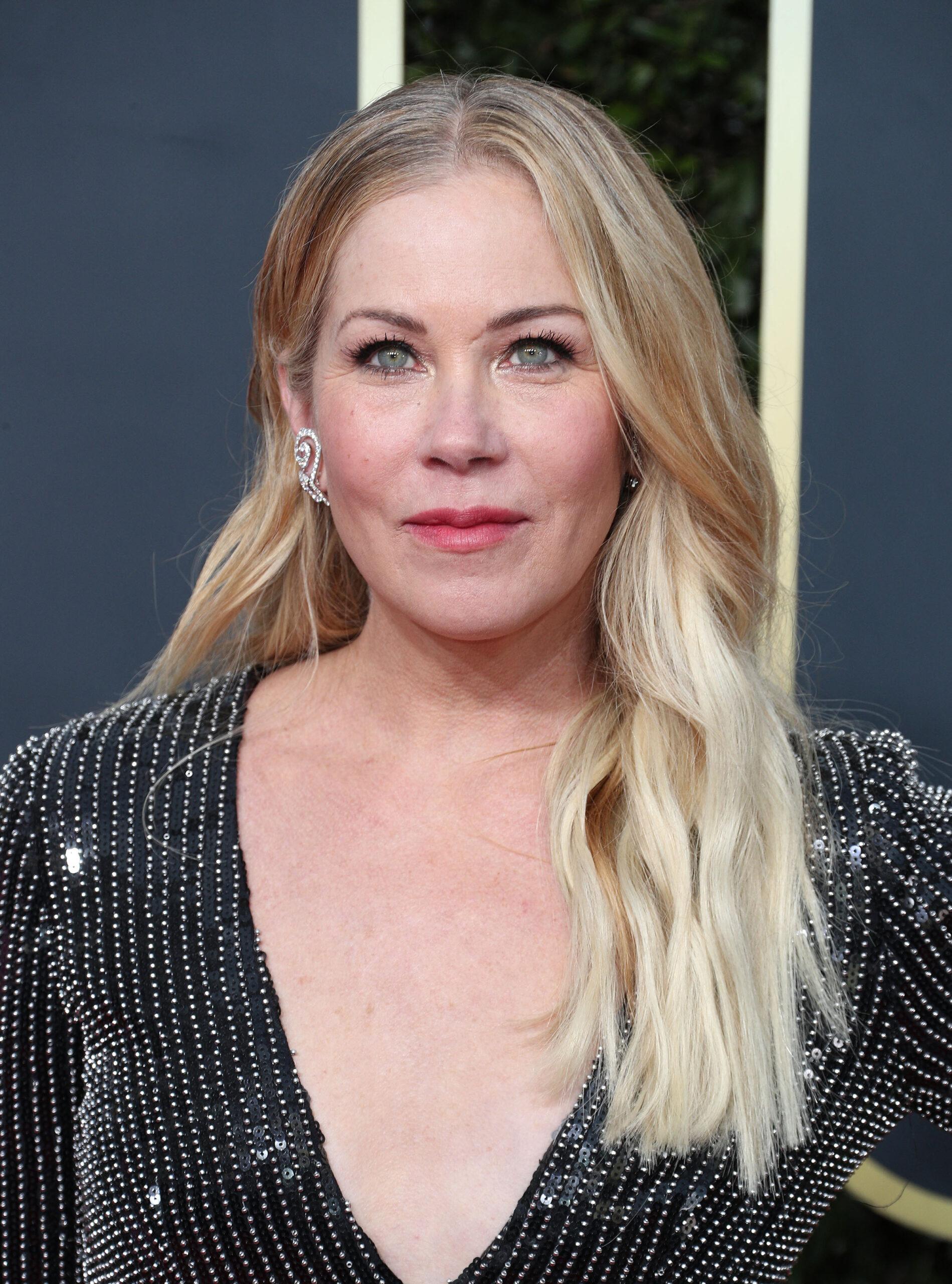 ///Christina Applegate Golden Globes scaled