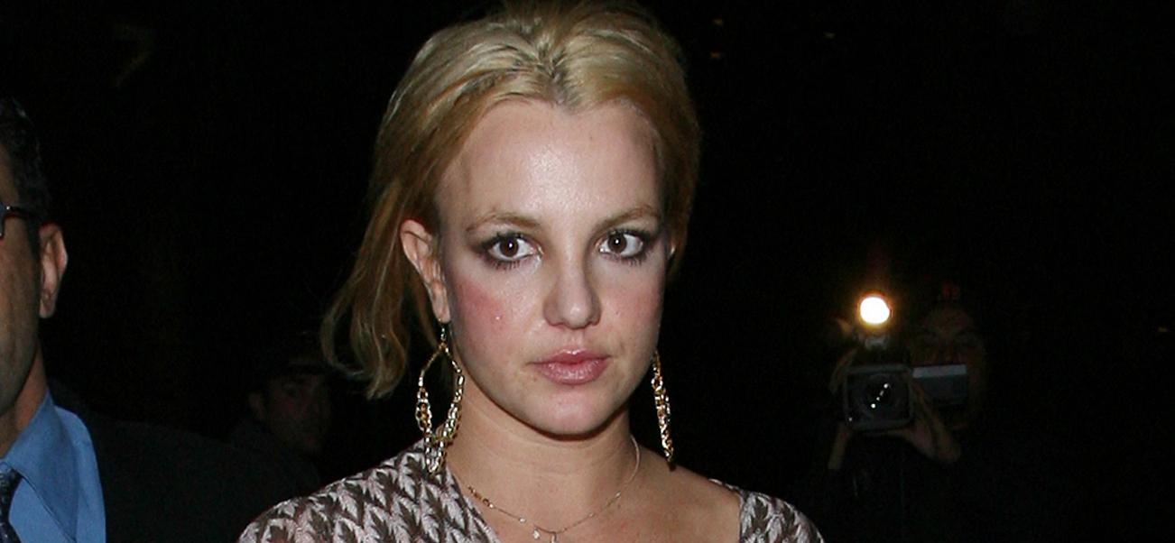 Britney Spears enjoys a night out at Il Sole