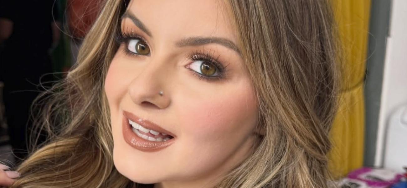 Ariel Winter close up