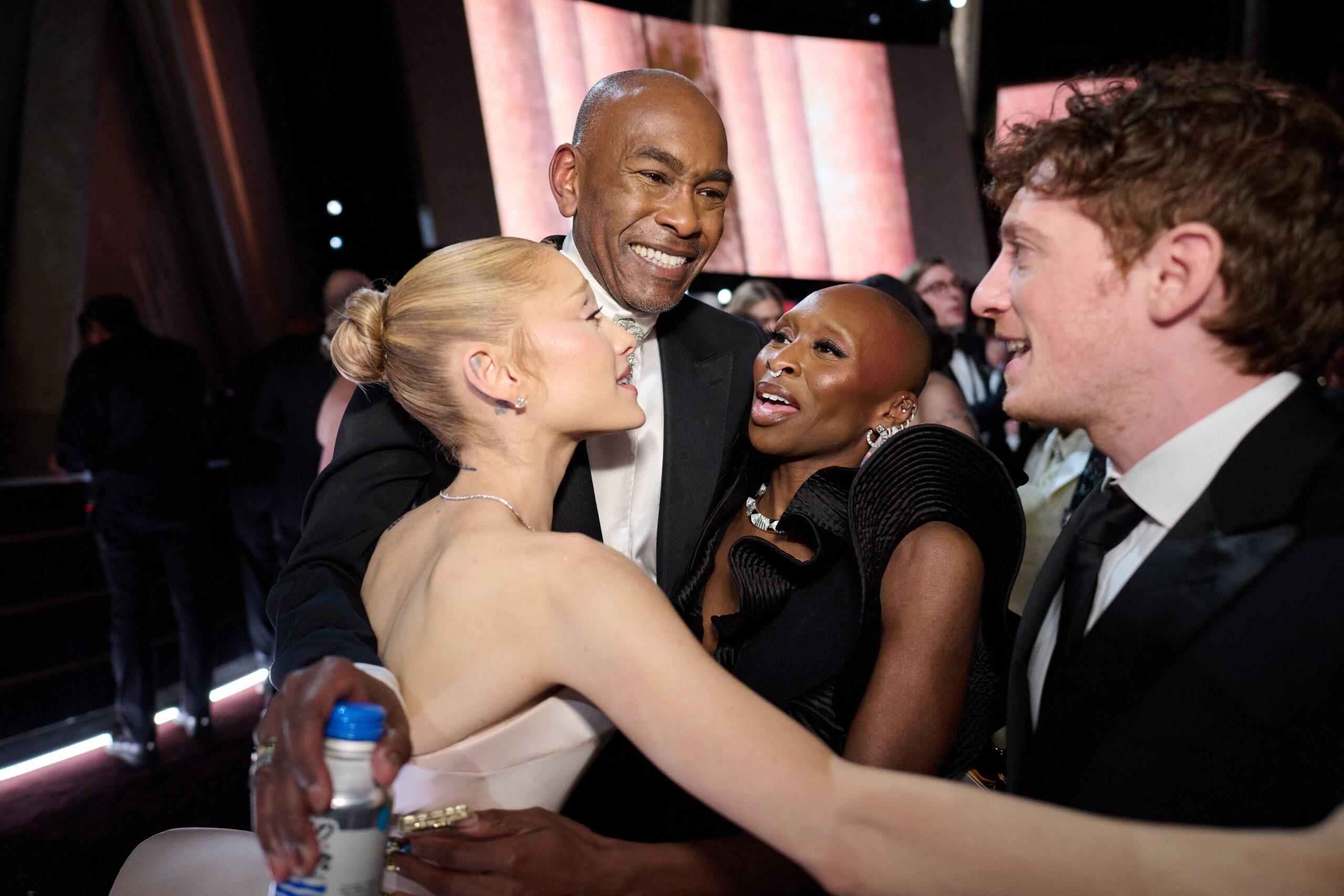 "Wicked" stars hugging