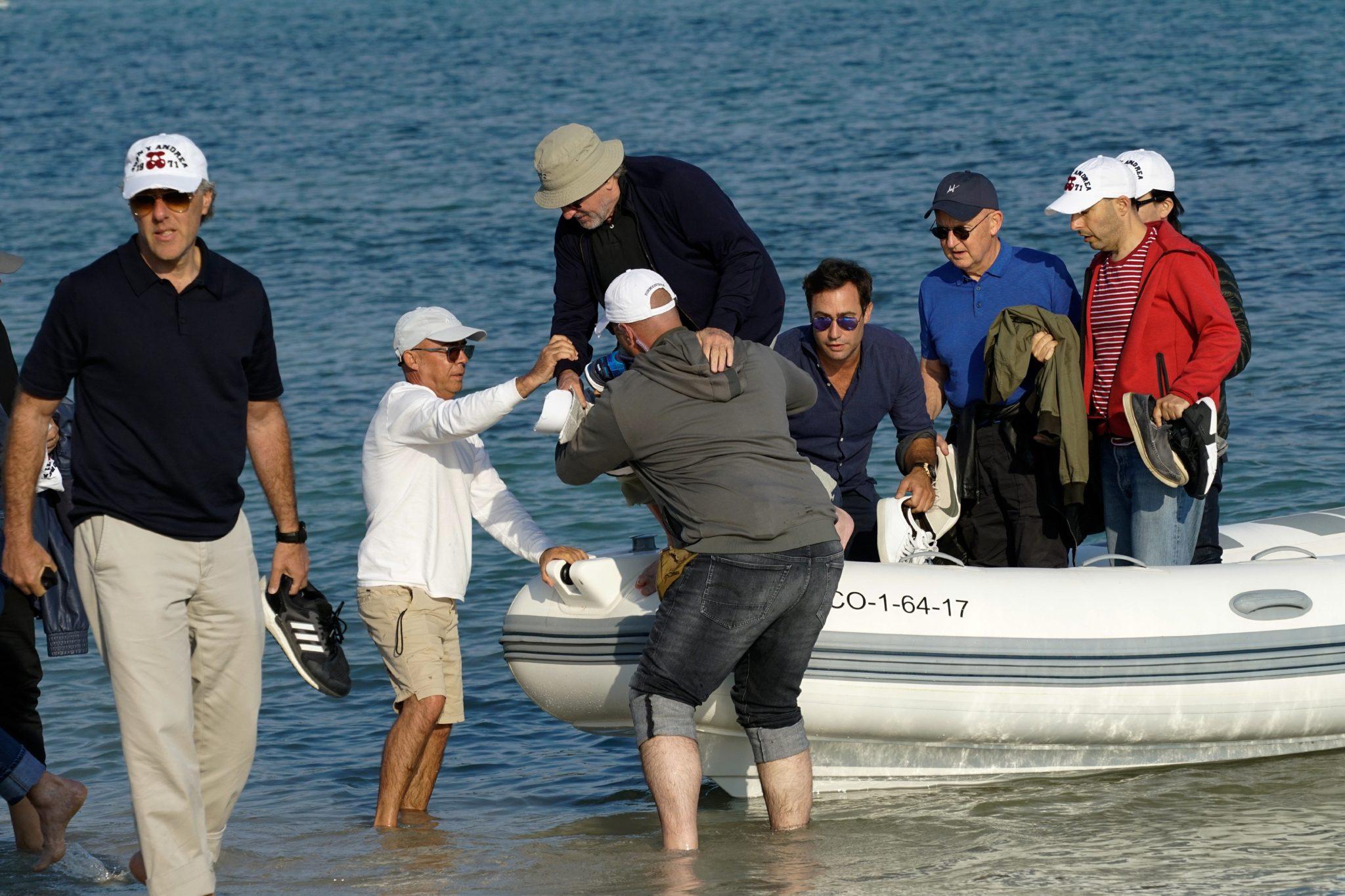 Robert De Niro getting carried off boat in Ibiza