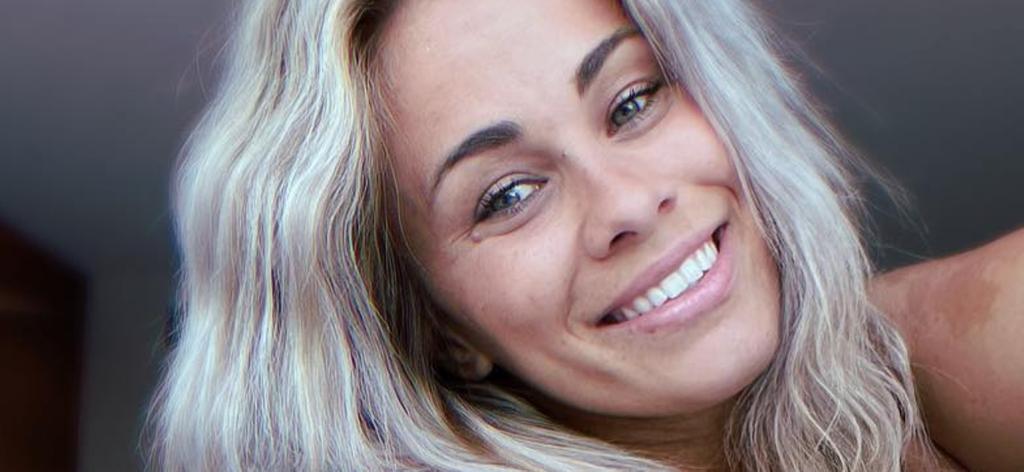 Paige VanZant In Bikini Handstand Proves It's 'Too Easy'