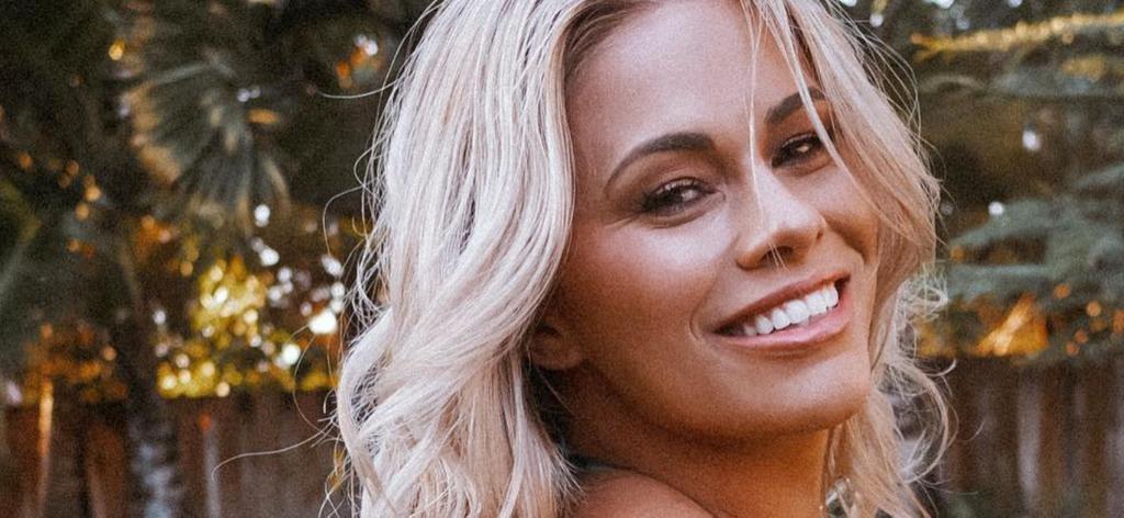 Paige VanZant In Thong Shows Her 'Oregon-Grown Peach'