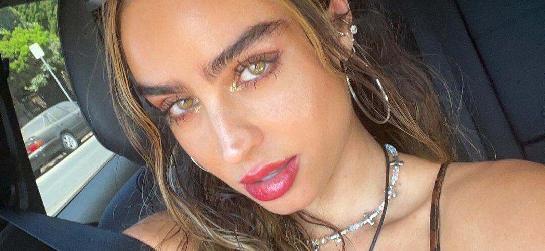 Sommer Ray Ditches Top While In Her Boxer Briefs