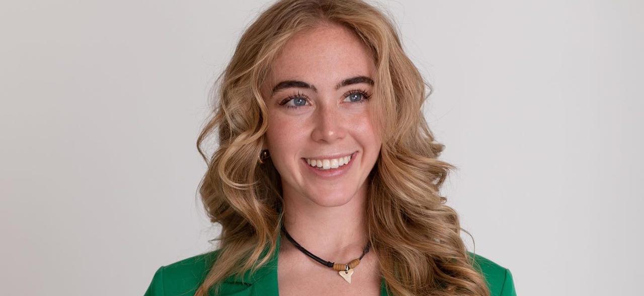 Golfer Grace Charis Goes Braless Under Her Blazer For The Masters