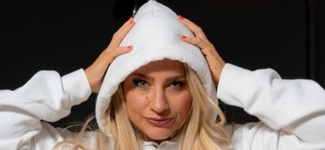 Ebanie Bridges Stuns In Bold Lingerie Looks For WeighIns