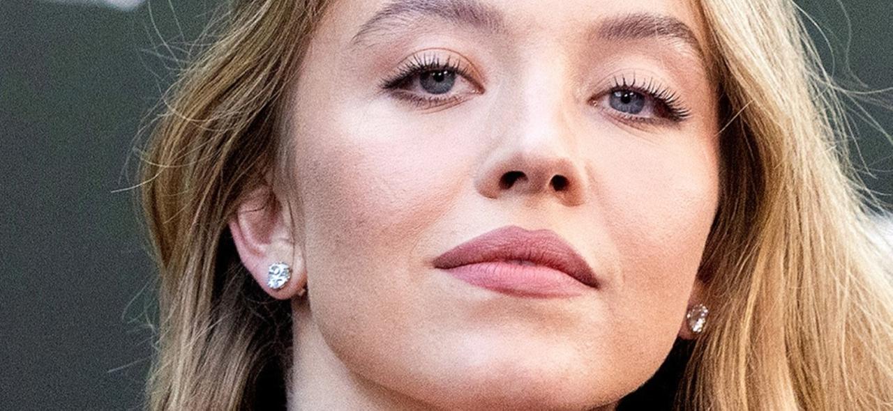 Sydney Sweeney In Bikini With Wet Hair Teased Over 'Flat Butt'