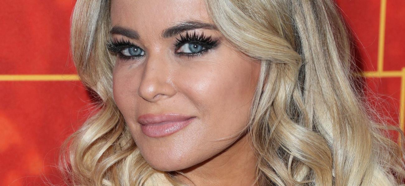 Carmen Electra impressiona em maiô ‘Baywatch 2026’
