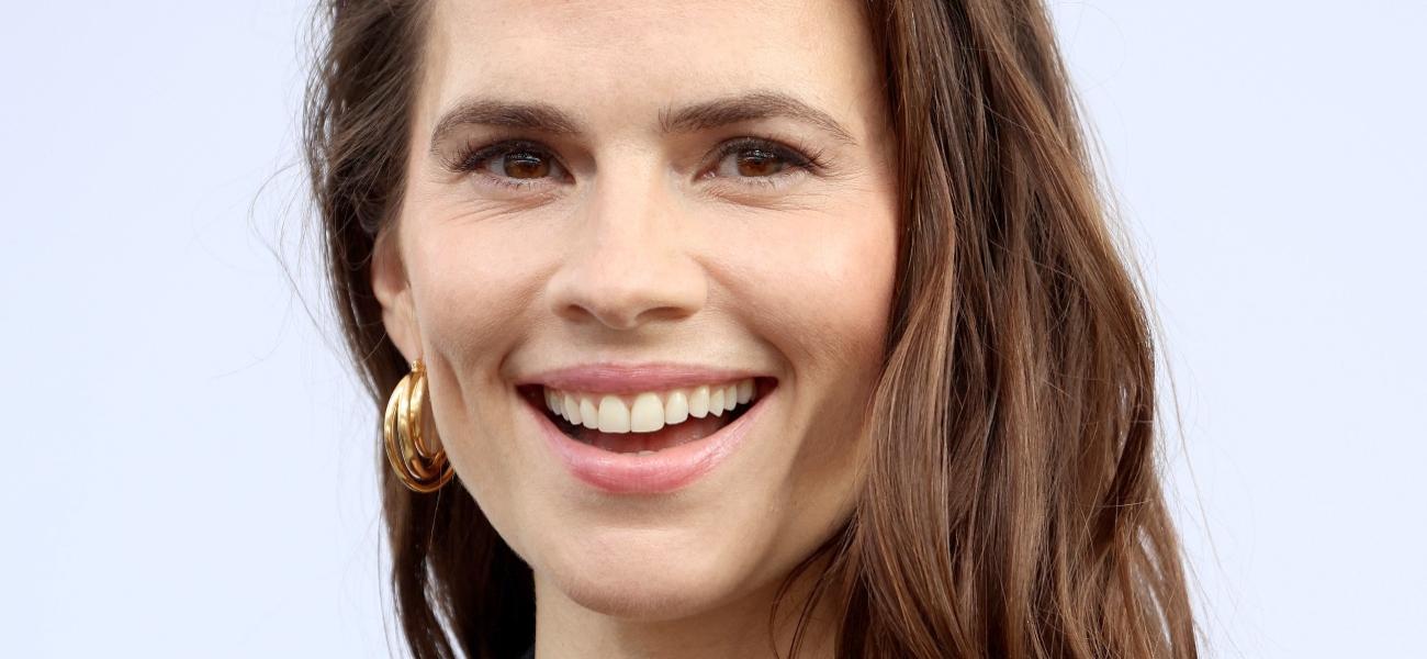 Hayley Atwell In Soaking Wet Swimsuit Is 'Always A Stunner'(04)