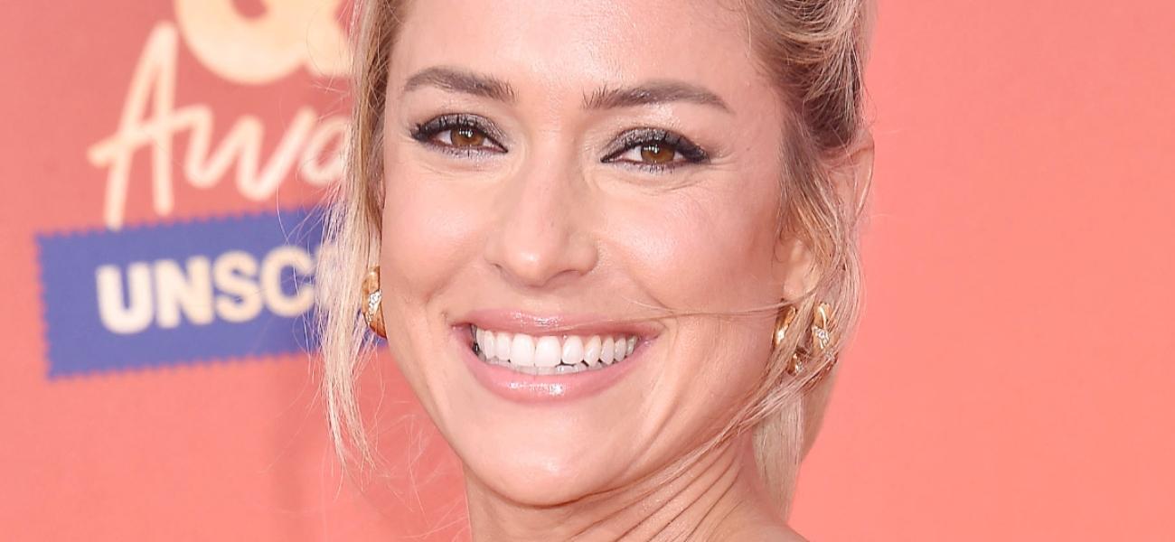 Kristin Cavallari tidak mengenakan apa pun di balik atasan tembus pandangnya