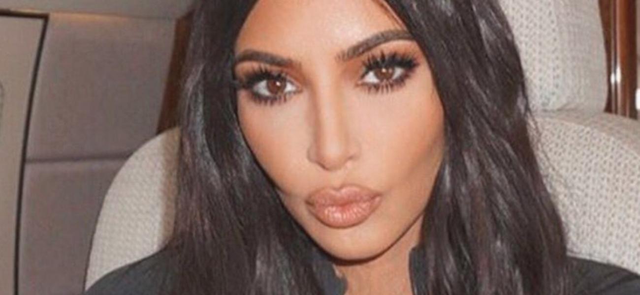 Kim Kardashian ‘terlihat tidak nyaman’ dalam balutan bikini ulang tahun di tepi kolam renang