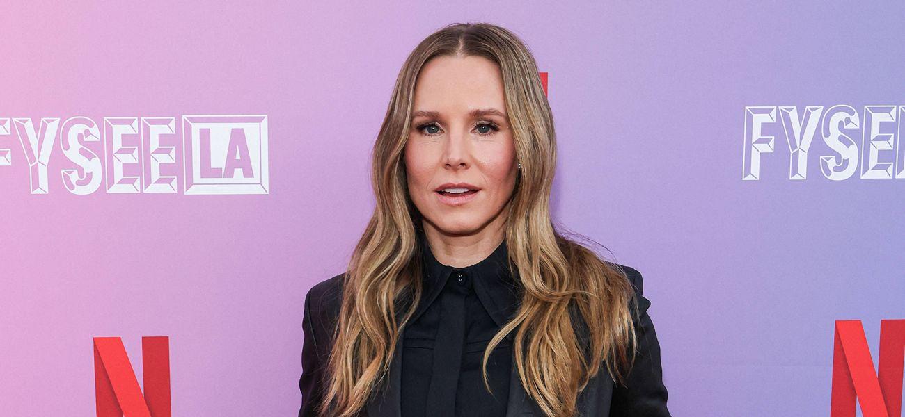 Kristen Bell quebra a capa com um olhar triste de preto após a reação Kristen Bell quebra a capa com um olhar triste de preto após a reação