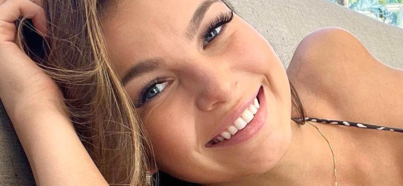 ¡Grace Boer luce un encanto 'puro' en bikini y con trenzas!