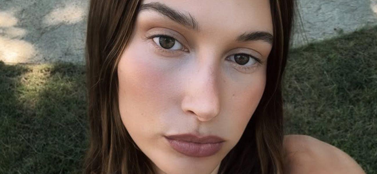 Hailey Bieber atinge objetivos corporais em um biquíni atrevido e que impede a mudança