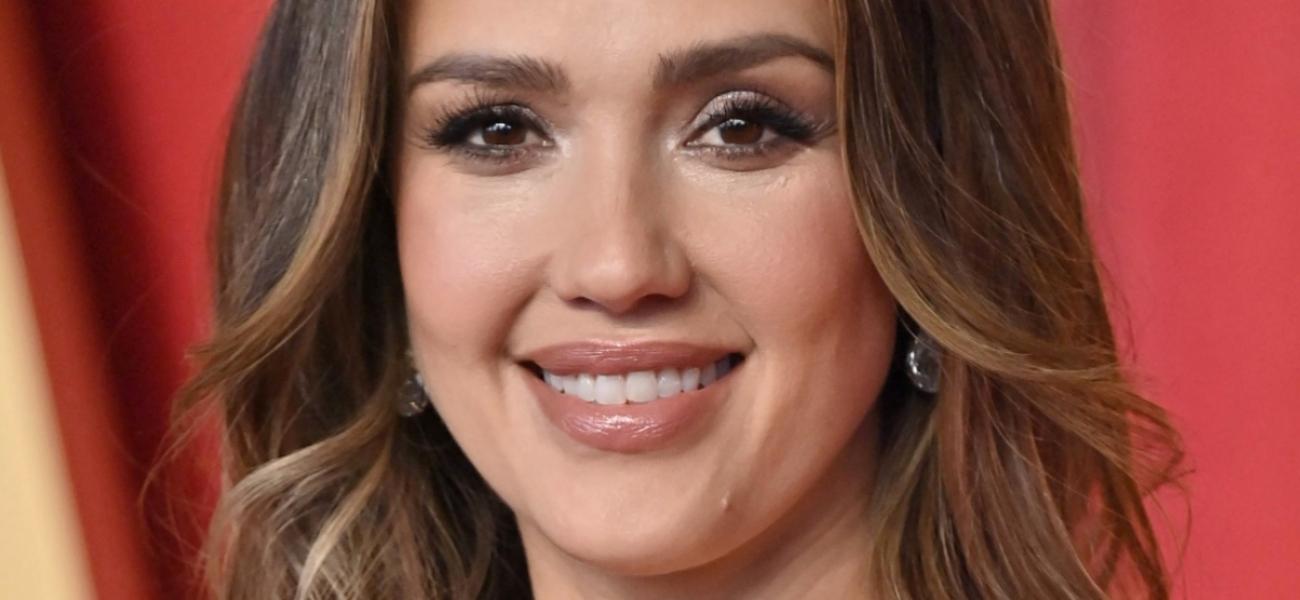 Jessica Alba 'Breathtaking' While Sunkissed In Nipple-Baring Bikini