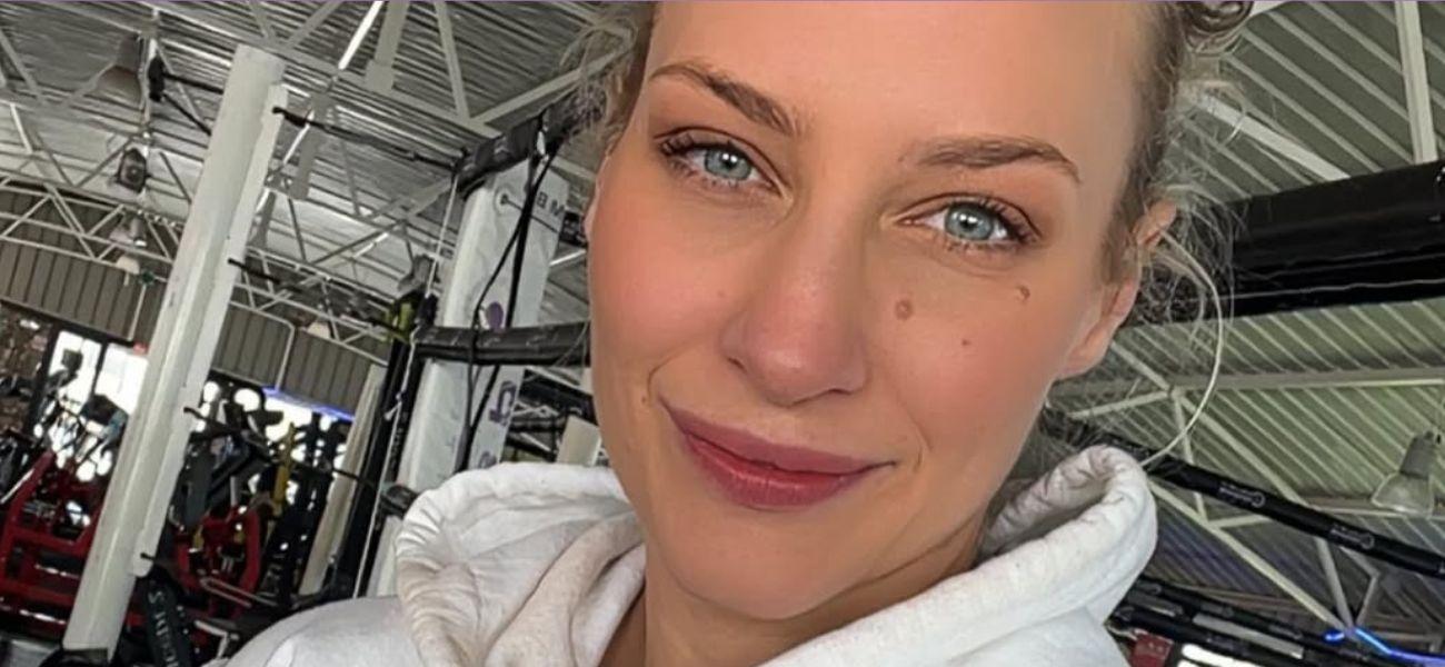 Os fãs estão ‘se aproximando’ quando Ebanie Bridges tira o biquíni