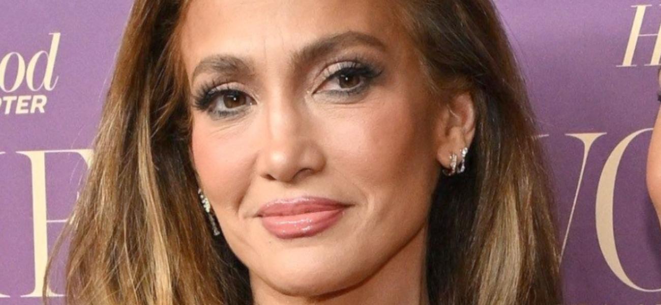 Jennifer López dice que el vestido de lencería de su hijo es “inapropiado”