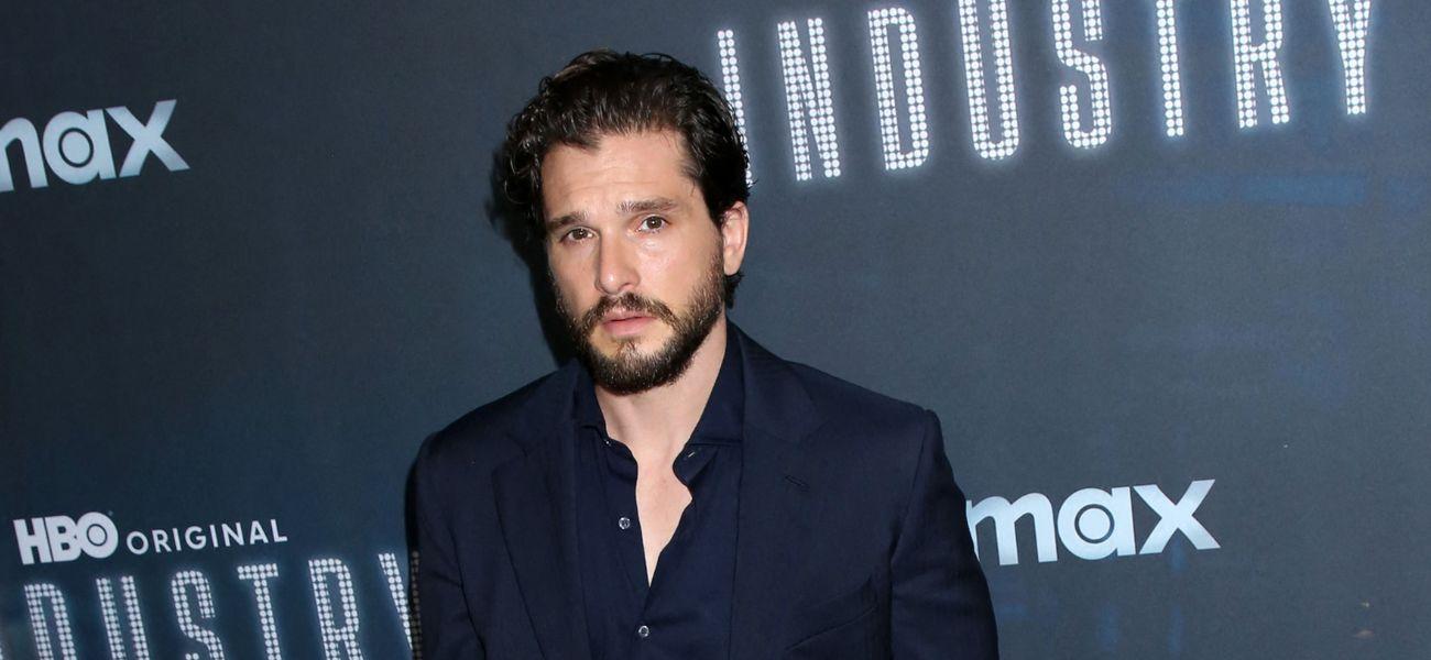 Os filhos de Kit Harington o trazem de volta à realidade após cenas intensas