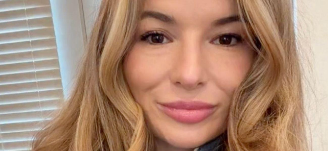 Maryna Moroz provoca conteúdo exclusivo com Sultry Lingerie Snap