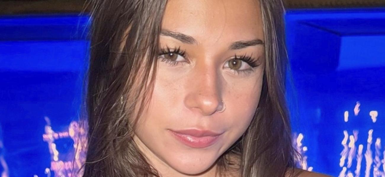 Sophie Rain em biquíni de mergulho diz aos rapazes ‘Eyes Up Here’