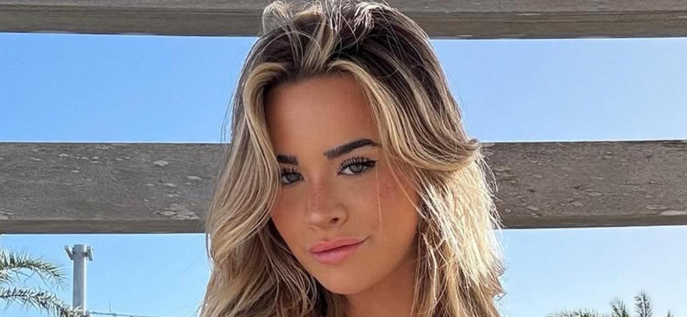 Emily Elizabeth Delights Instagram With A New 'Bouncy' Bikini Video