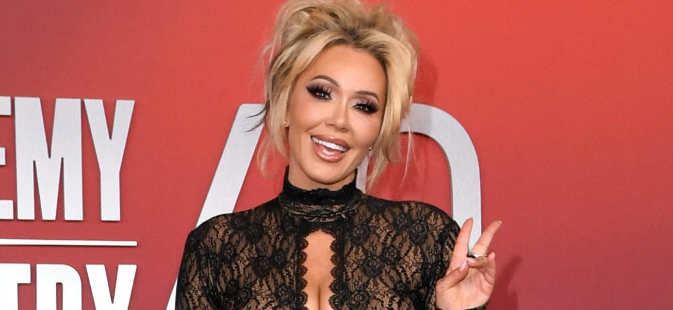 Jelly Roll's Wife Screams 'Do Not Hitchhike' After Hearing Fan's Relatable Story