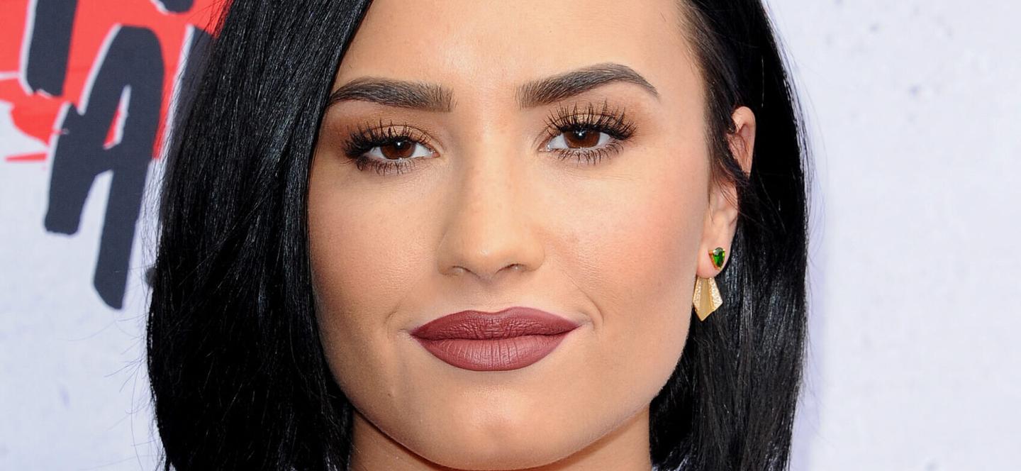 Demi Lovato Says 'Daddy Issues' Led To 'Chasing Success'(02)