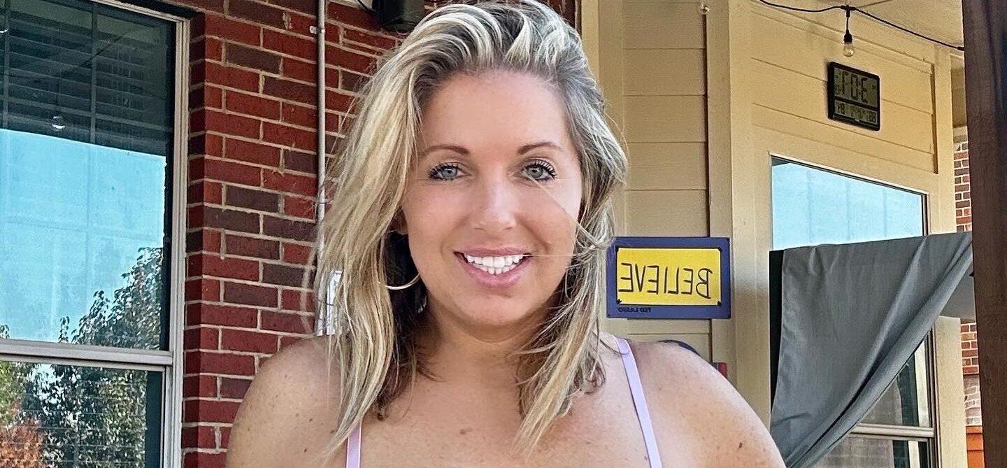 ‘Texas Thighs’ Courtney Ann In Floral Lingerie Is Longing For Summer