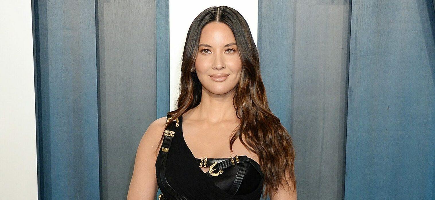 Olivia Munn Talks Body Image And Fashion Struggle During Pregnancy(01)